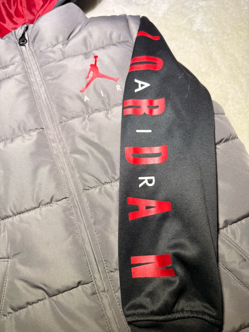 Jordan Big Boys AJ Layered-Look Hooded Puffer Jacket gray/black size 7 - Picture 2 of 9